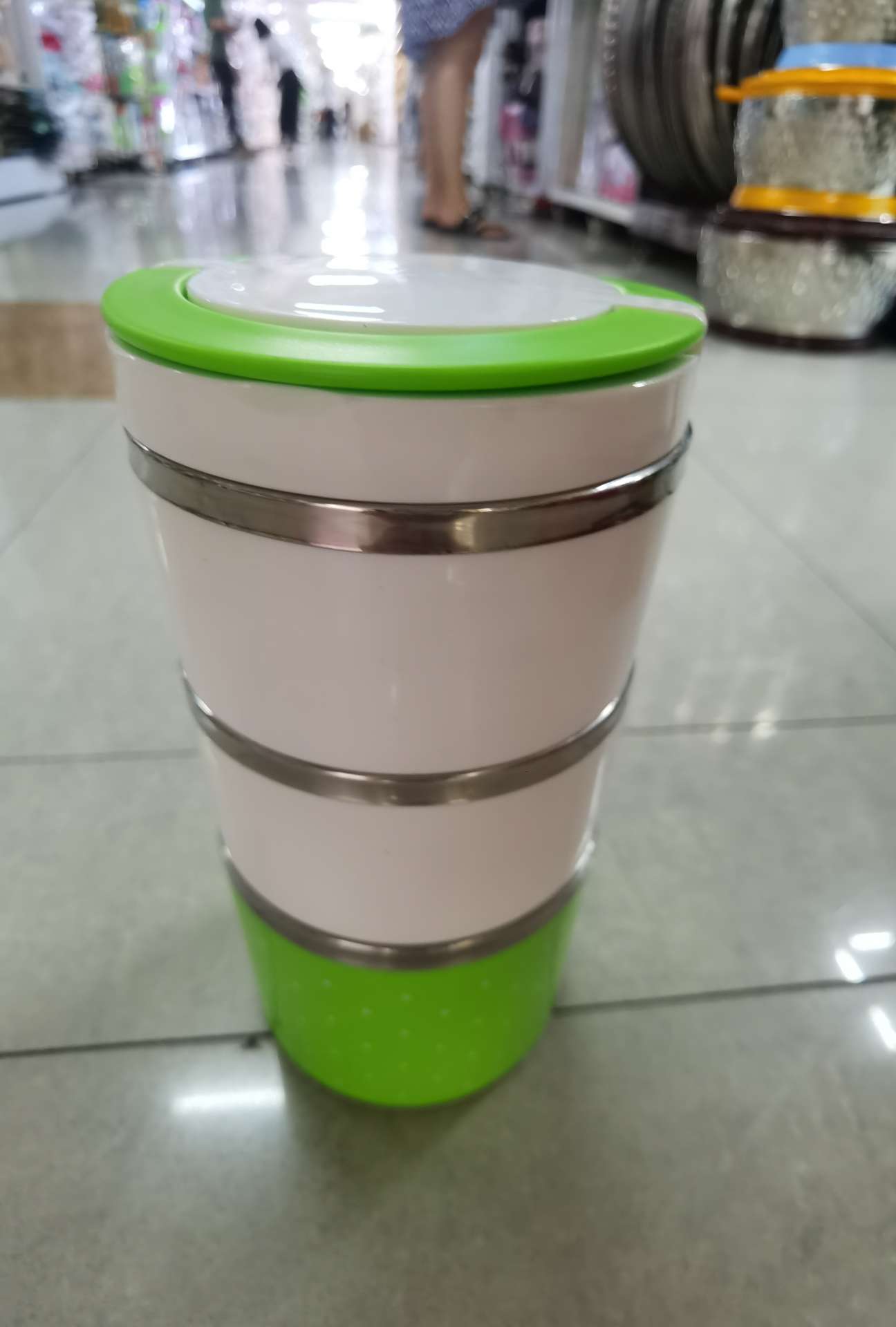 A 3-layer polka dot plastic round lunch box Specification image