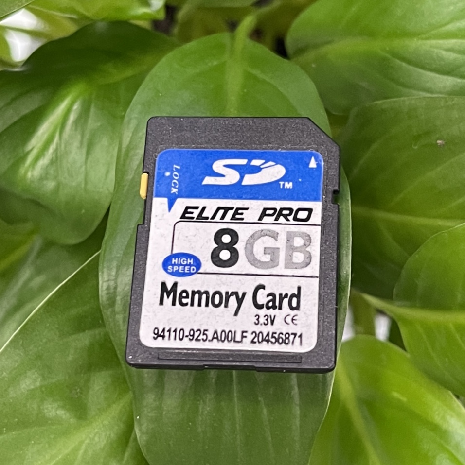 SD卡-8GB相机内存卡数码存储卡