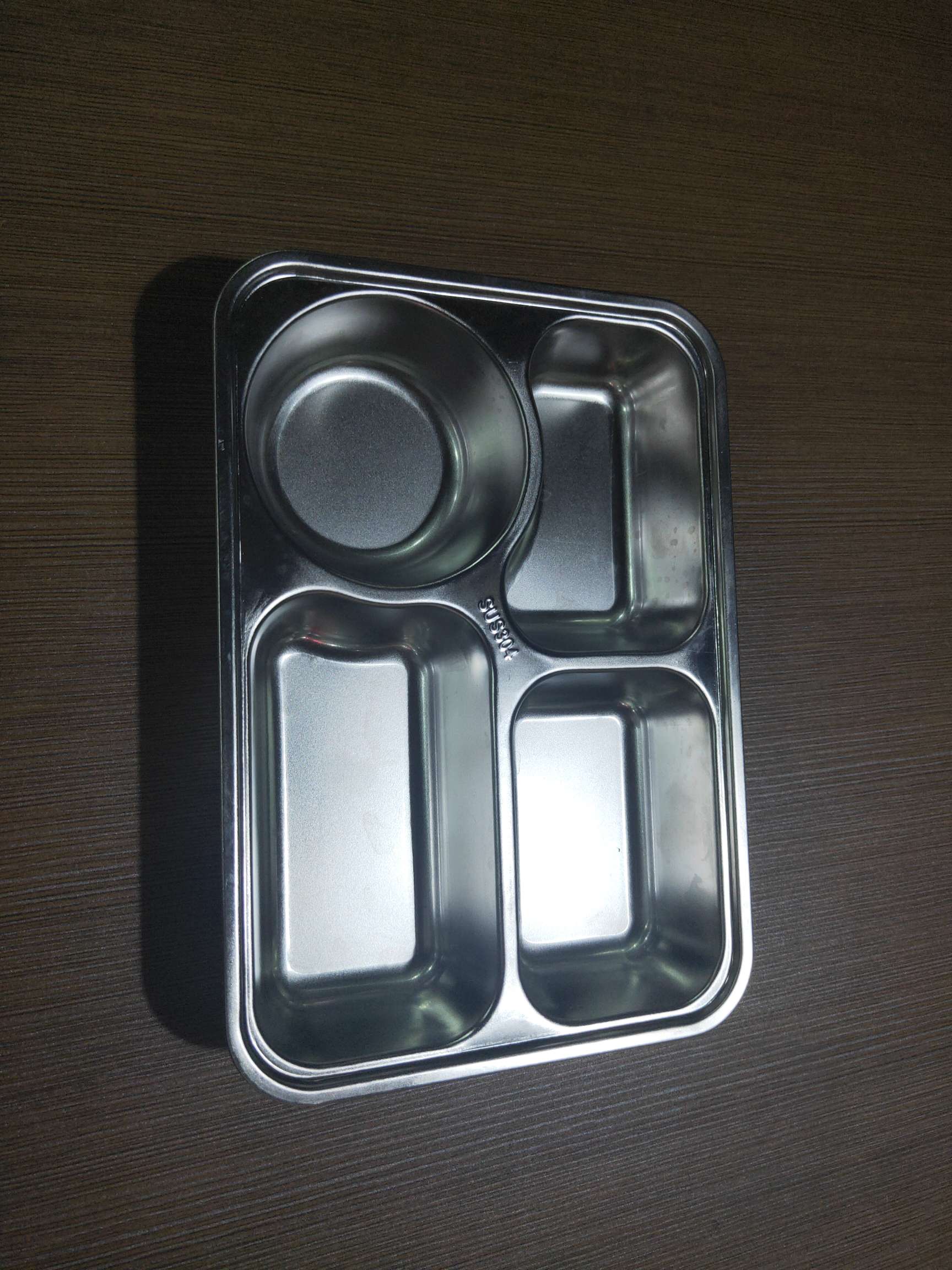 A small four-compartment stainless steel takeout fast food box details Picture