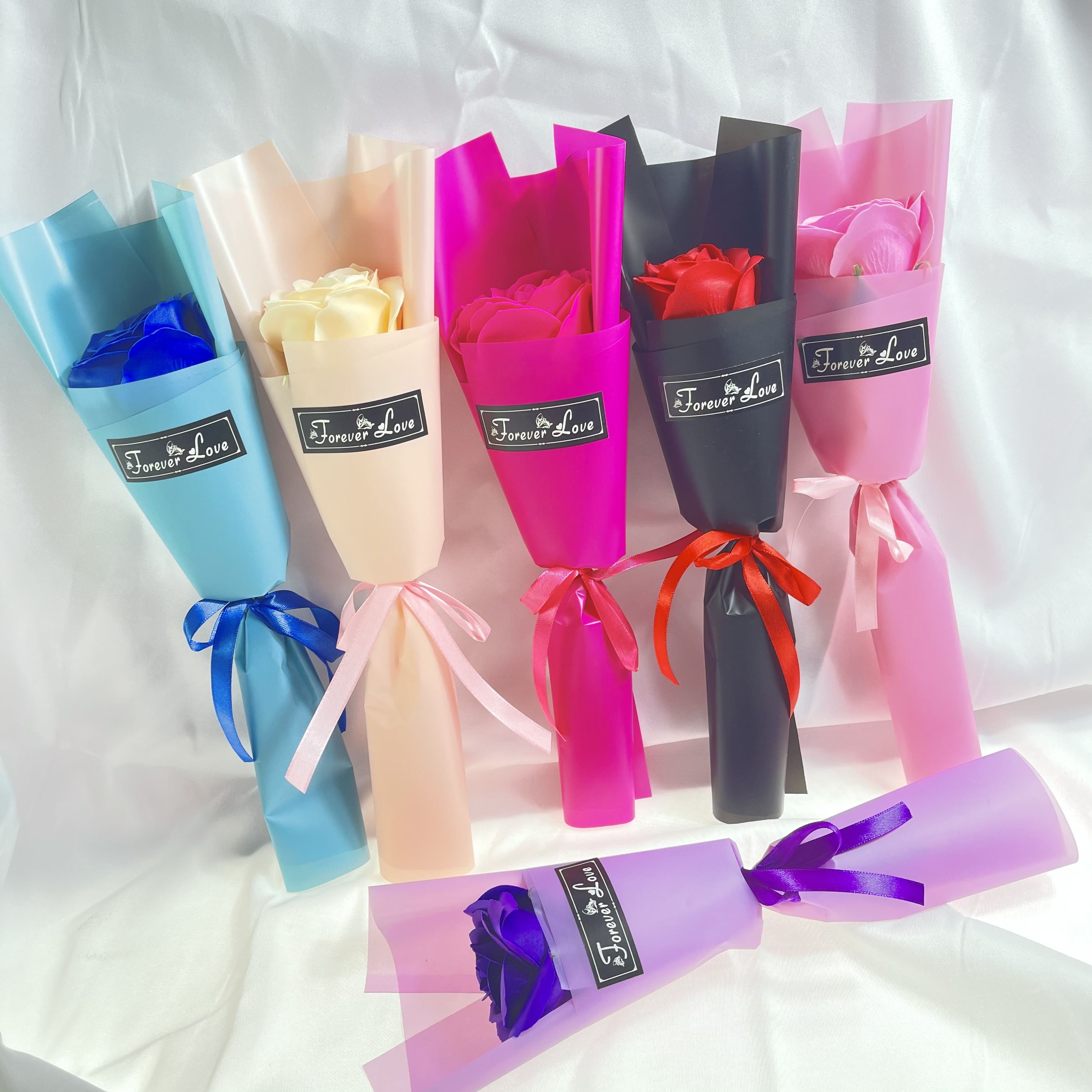 A single bouquet of five-layered flowers details Picture