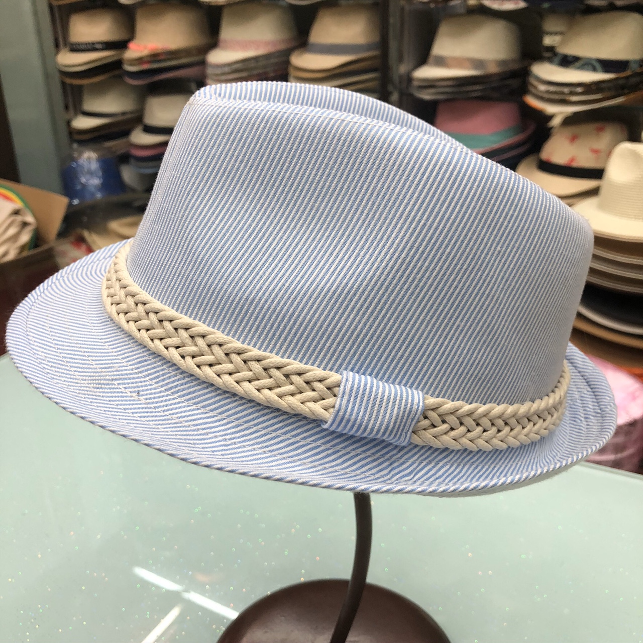 Top Hat 02