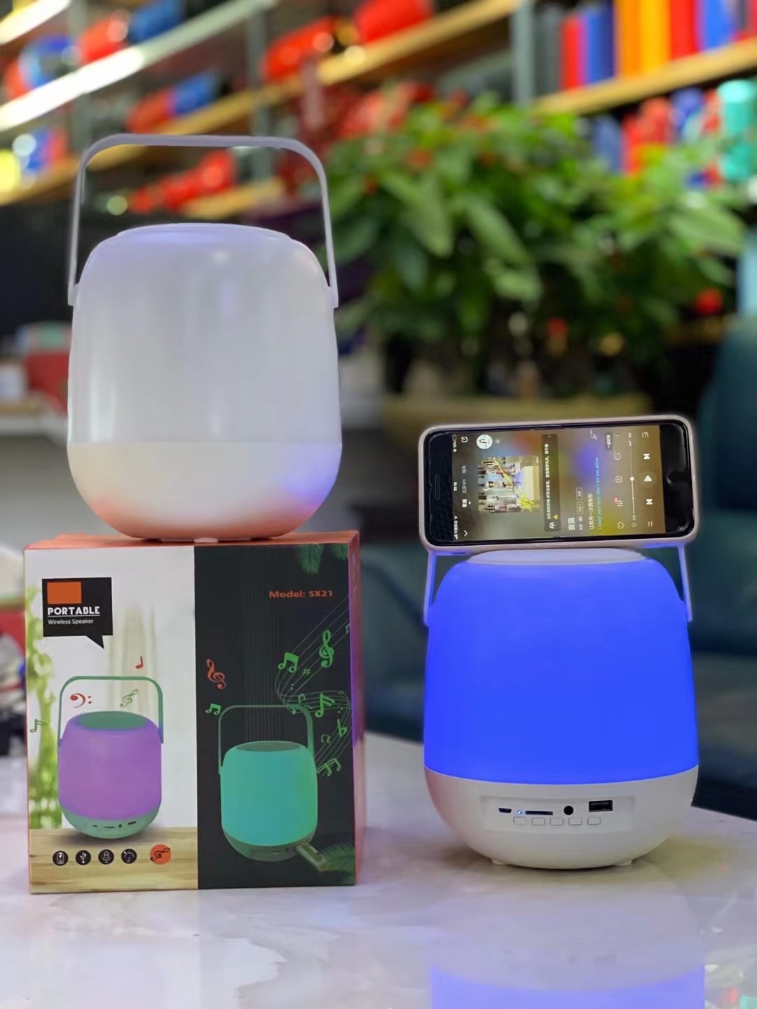 SX-21 Colorful Light Handle Mobile Phone Stand Wireless Bluetooth Speaker details Picture