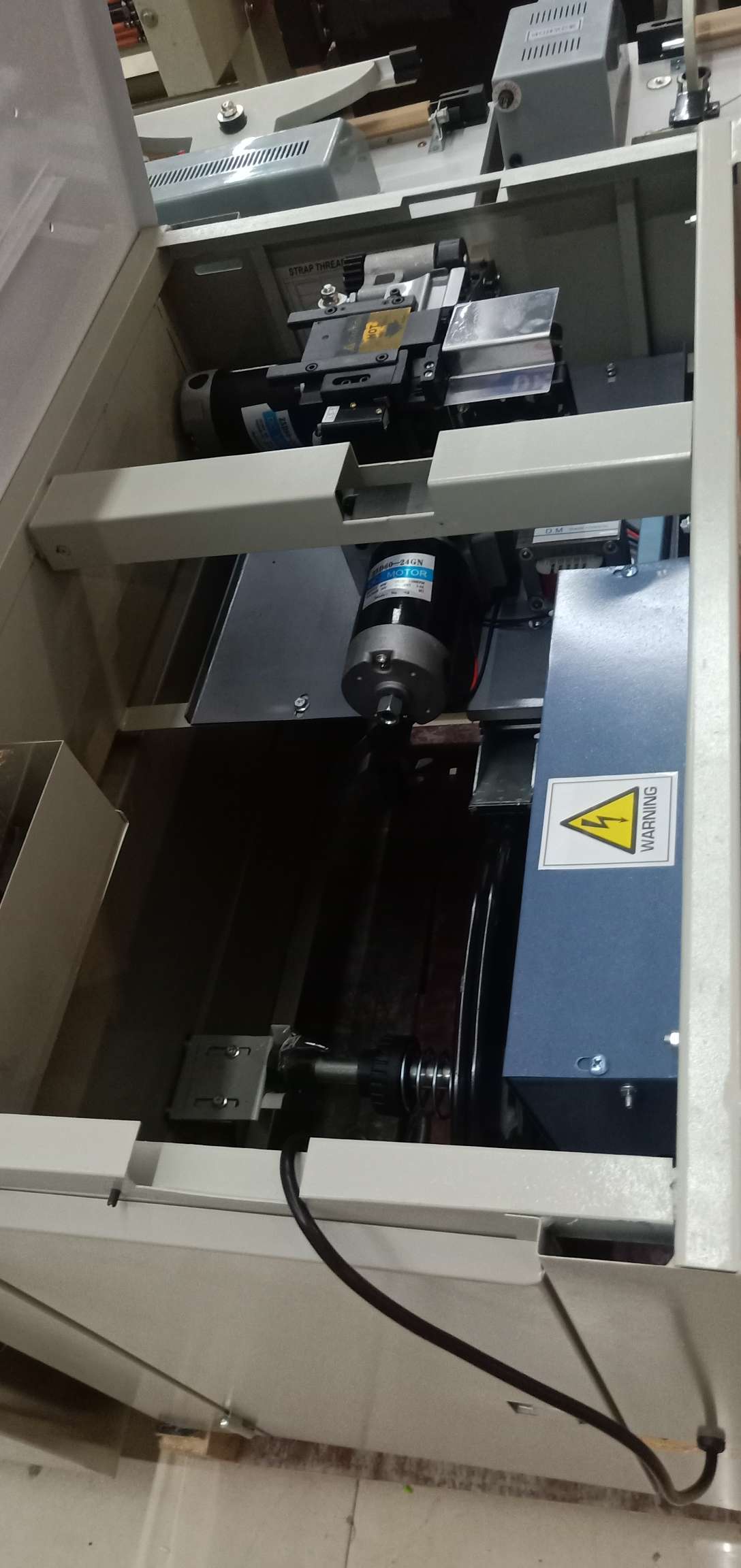 Semi-automatic high-platform strapping machine Application Scenario