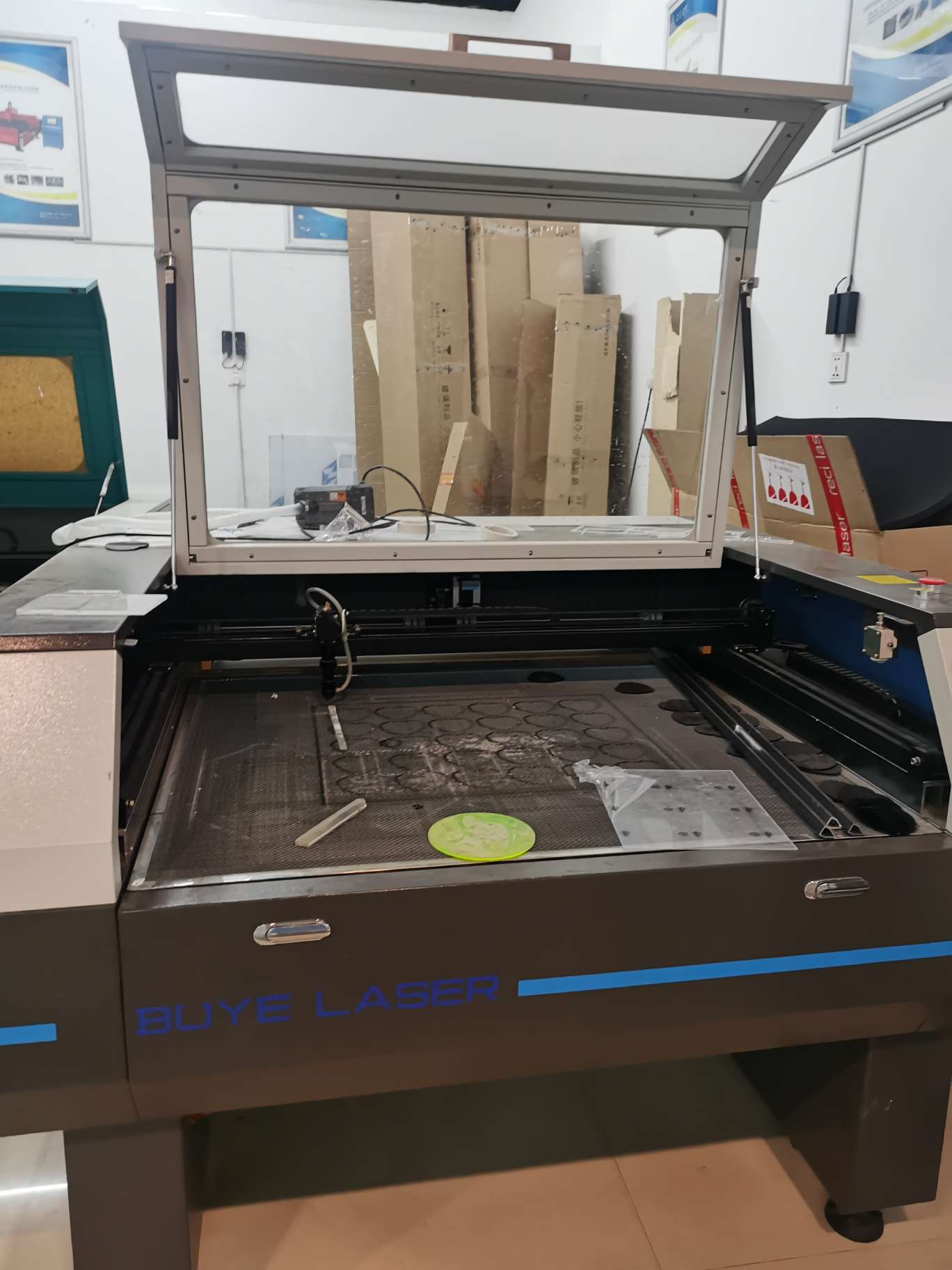 Laser cutting machine Specification image