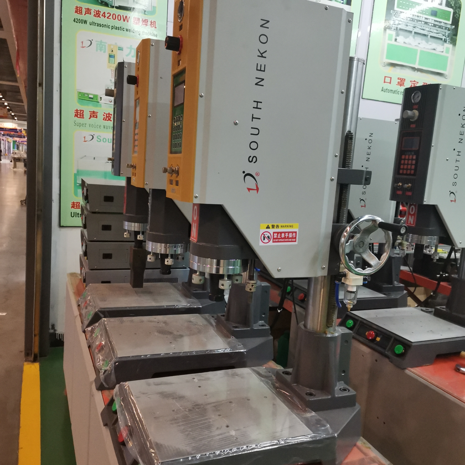 Ultrasonic plastic welding machine manufacturer direct sales, immediate delivery, high efficiency and high quality