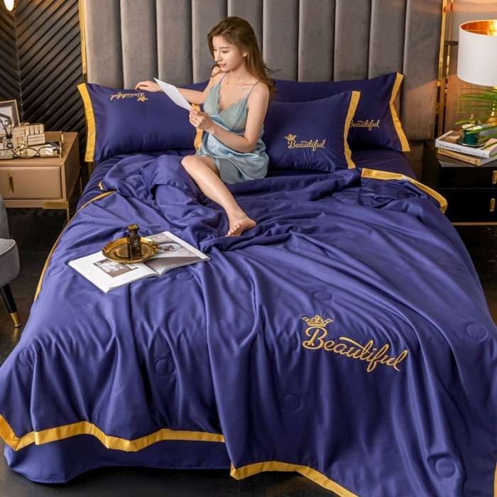 New crown 👑 patchwork washed silk embroidered summer quilt four-piece set detail image 13