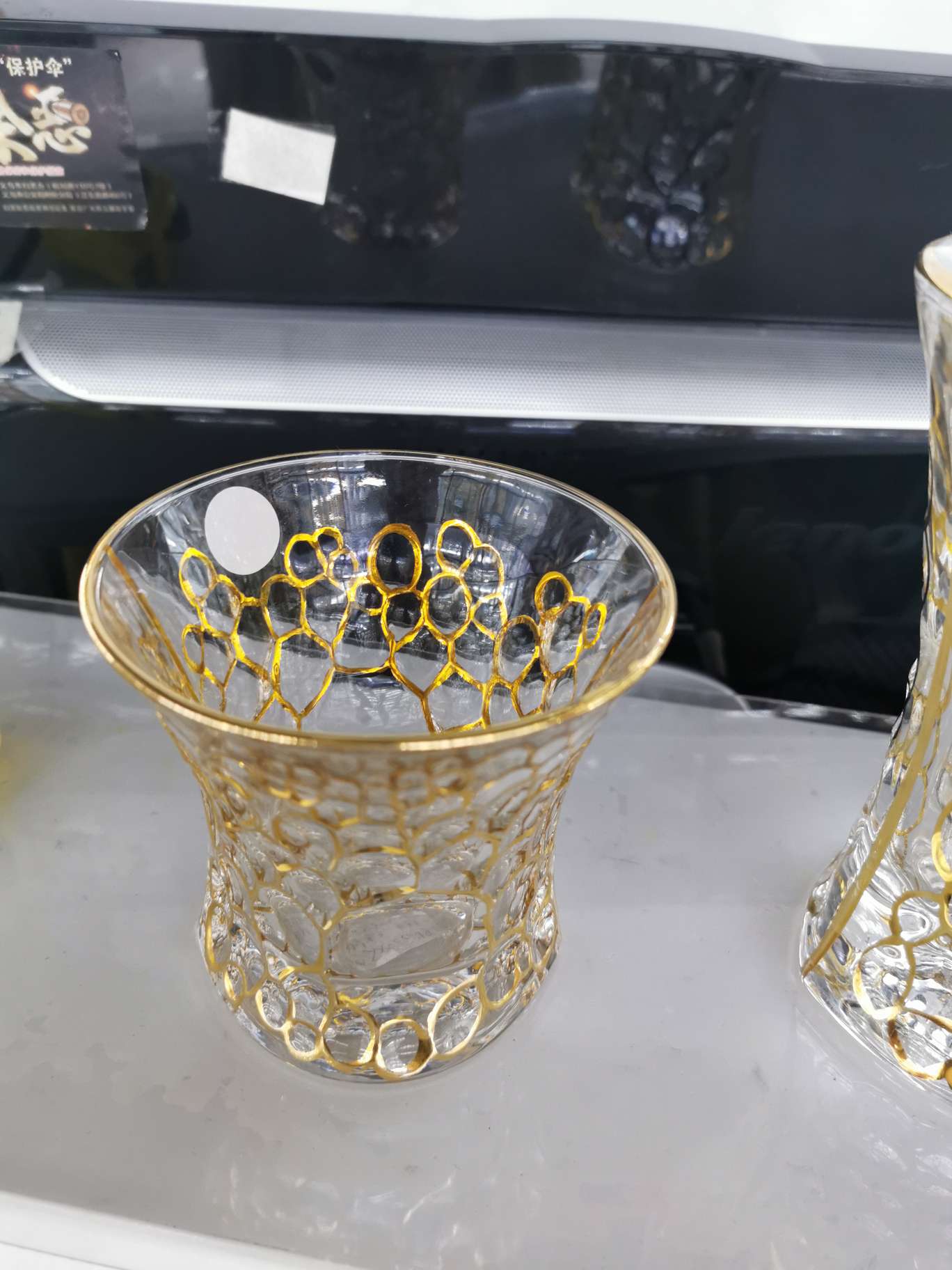 Seven-piece set of European lead-free creative whisky glasses with gilded line crystal glass for home use detail image 1