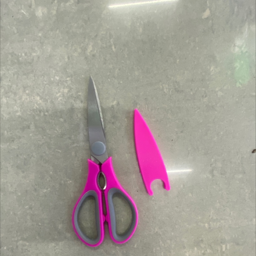 مقص K33