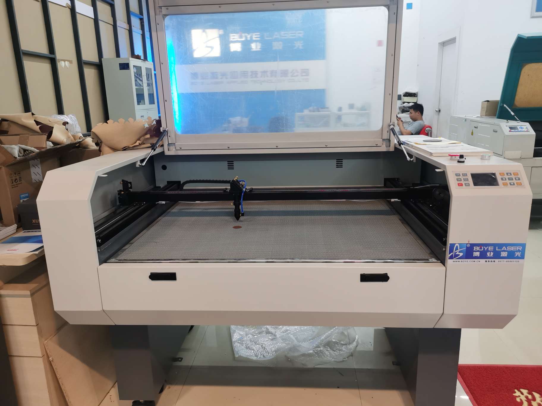 Laser cutting machine Item Picture