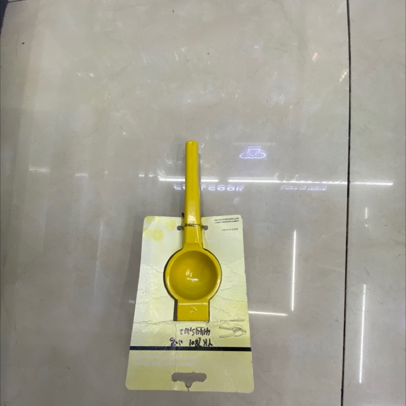 Small-sized lemon press