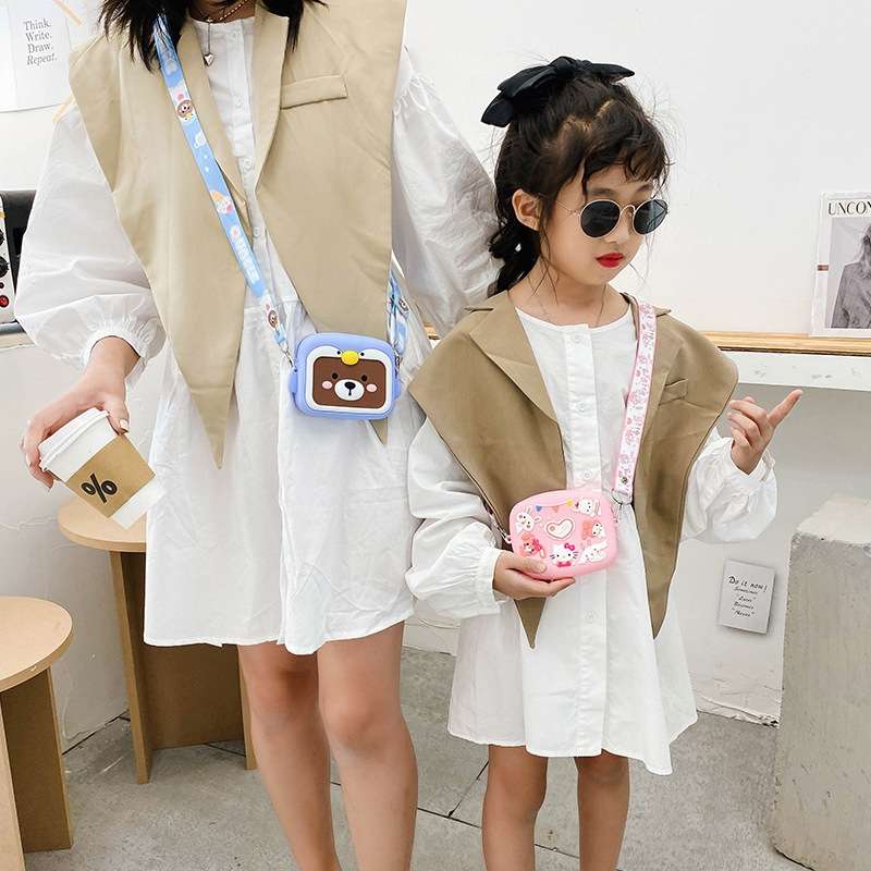 儿童包2020新款卡通亲子小方包美爆女孩硅胶零钱包配饰斜挎包详情图4