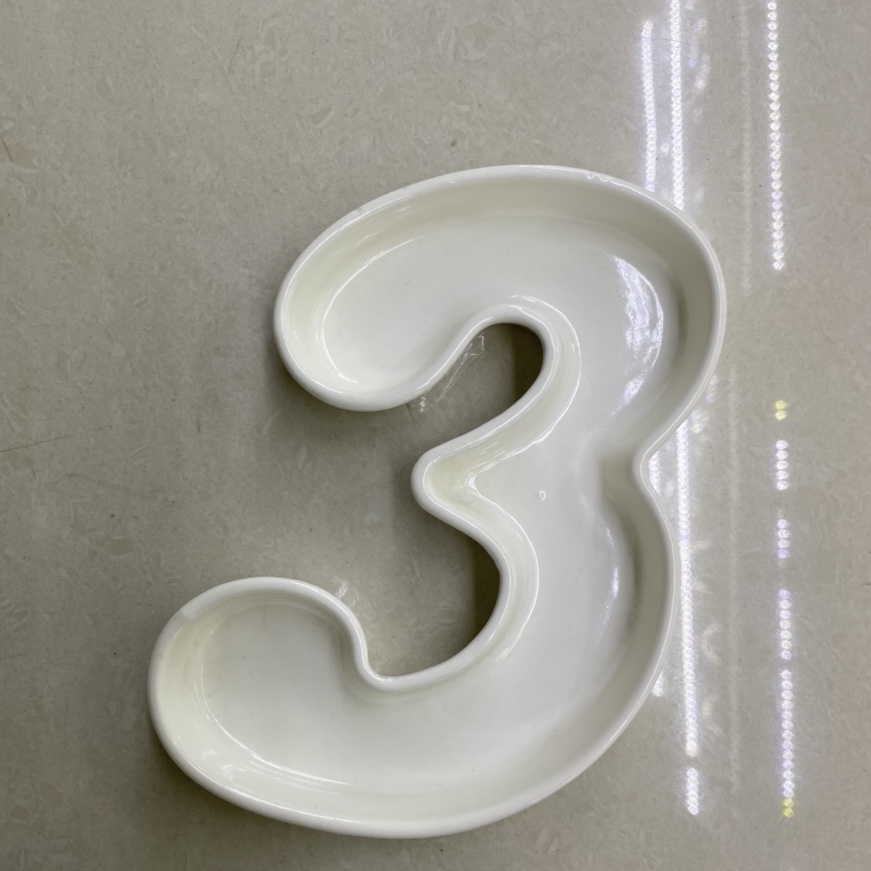 中号数字3