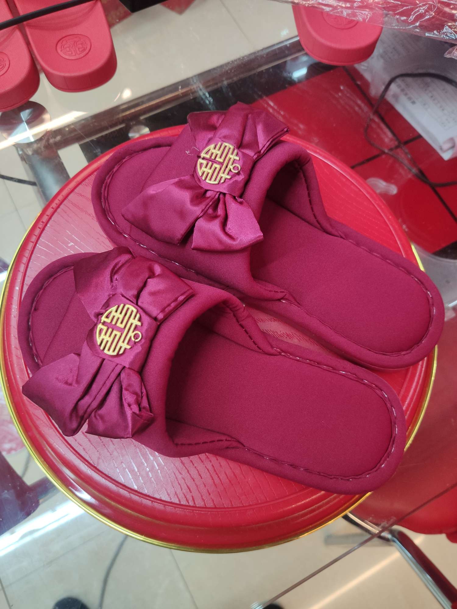 In-stock wedding slippers, wedding supplies, newlywed slippers, red slippers for the bride and groom detail image 2