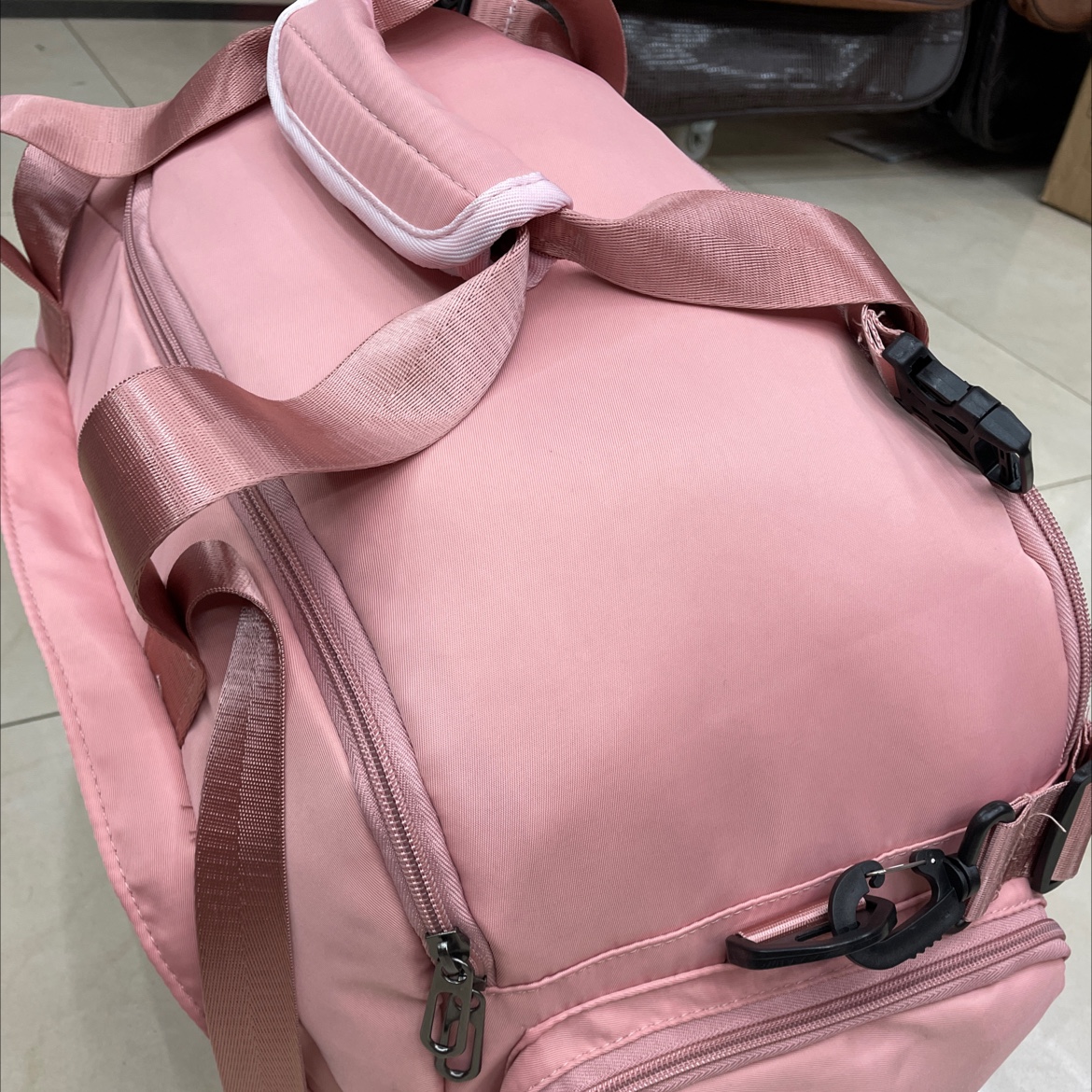 Nylon travel bag T60 Application Scenario