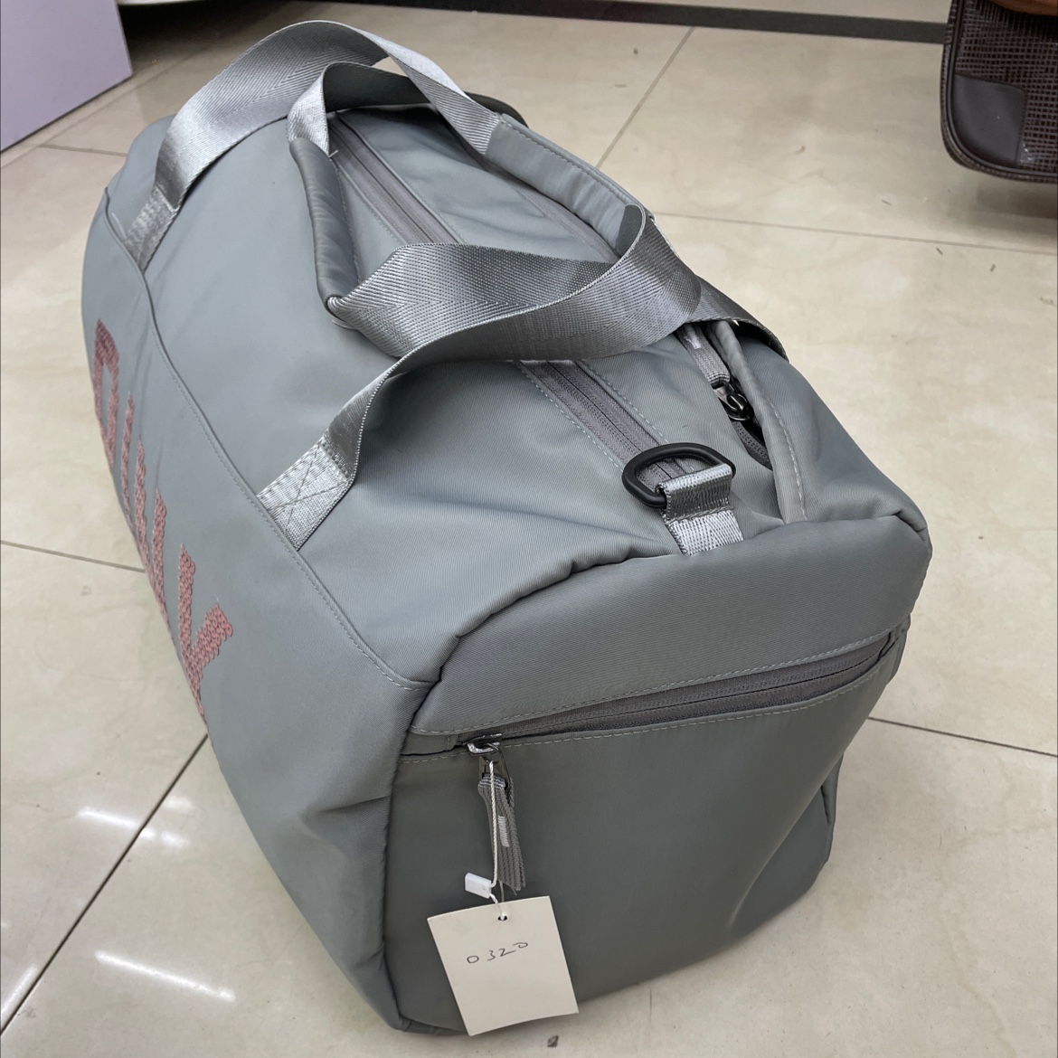 Pink旅行包产品图