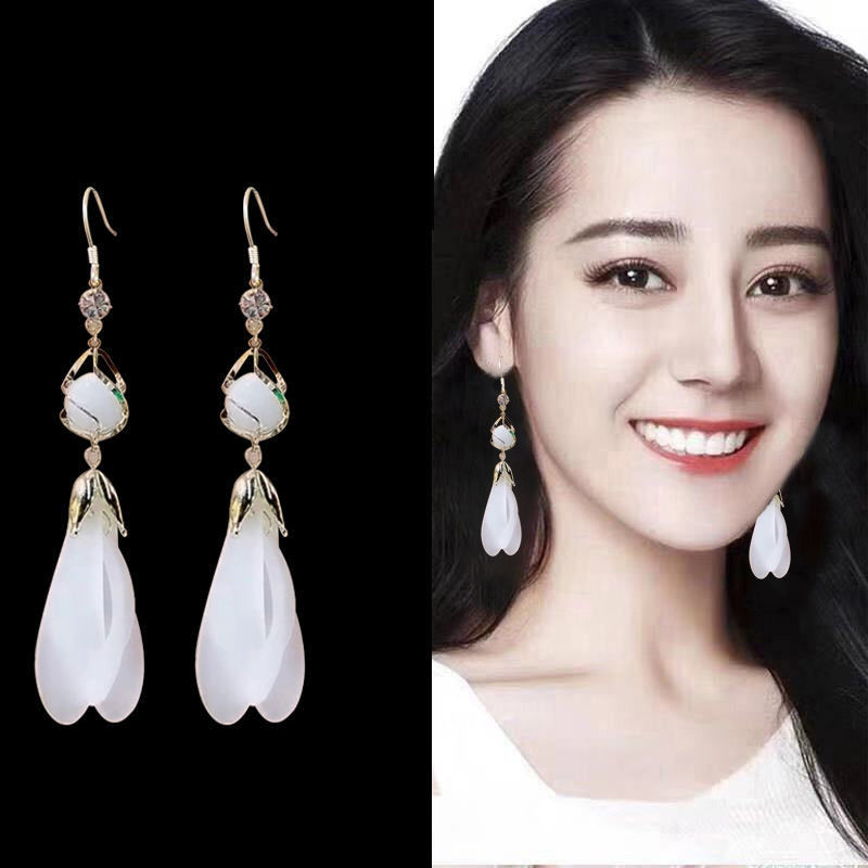 网红时尚猫眼石花瓣长款流苏耳环2021新款气质百搭超仙挂钩耳坠女产品图