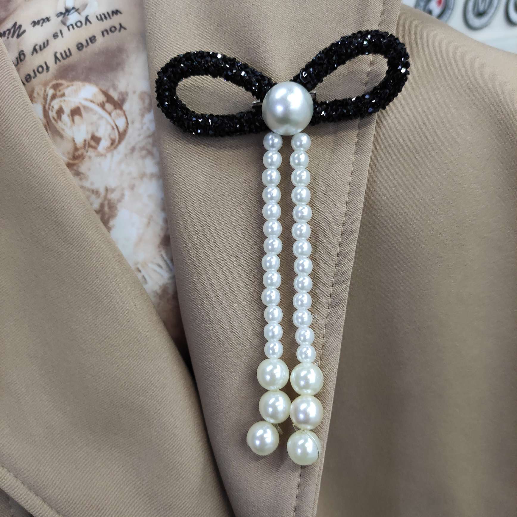 珍珠胸针 蝴蝶结白底实物图