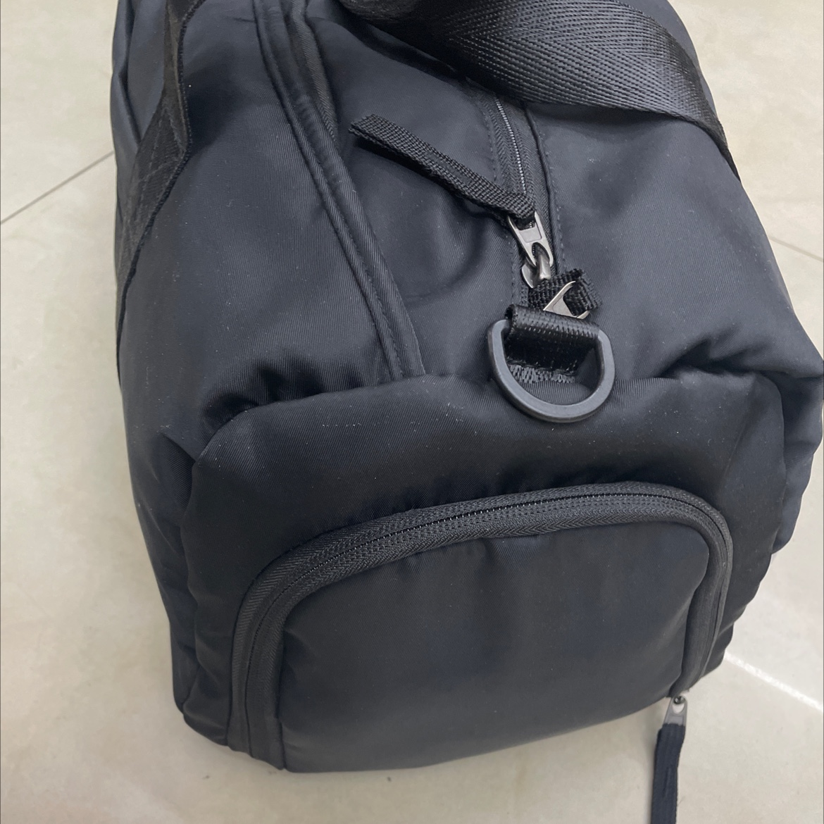 Letter-printed fitness bag and sports bag Specification image