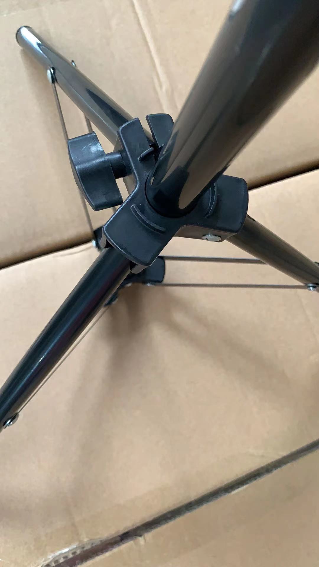 Tripod live streaming light tripod, extendable fill light stand, 55cm fill light stand, photography stand, mobile phone stand, 55cm Application Scenario