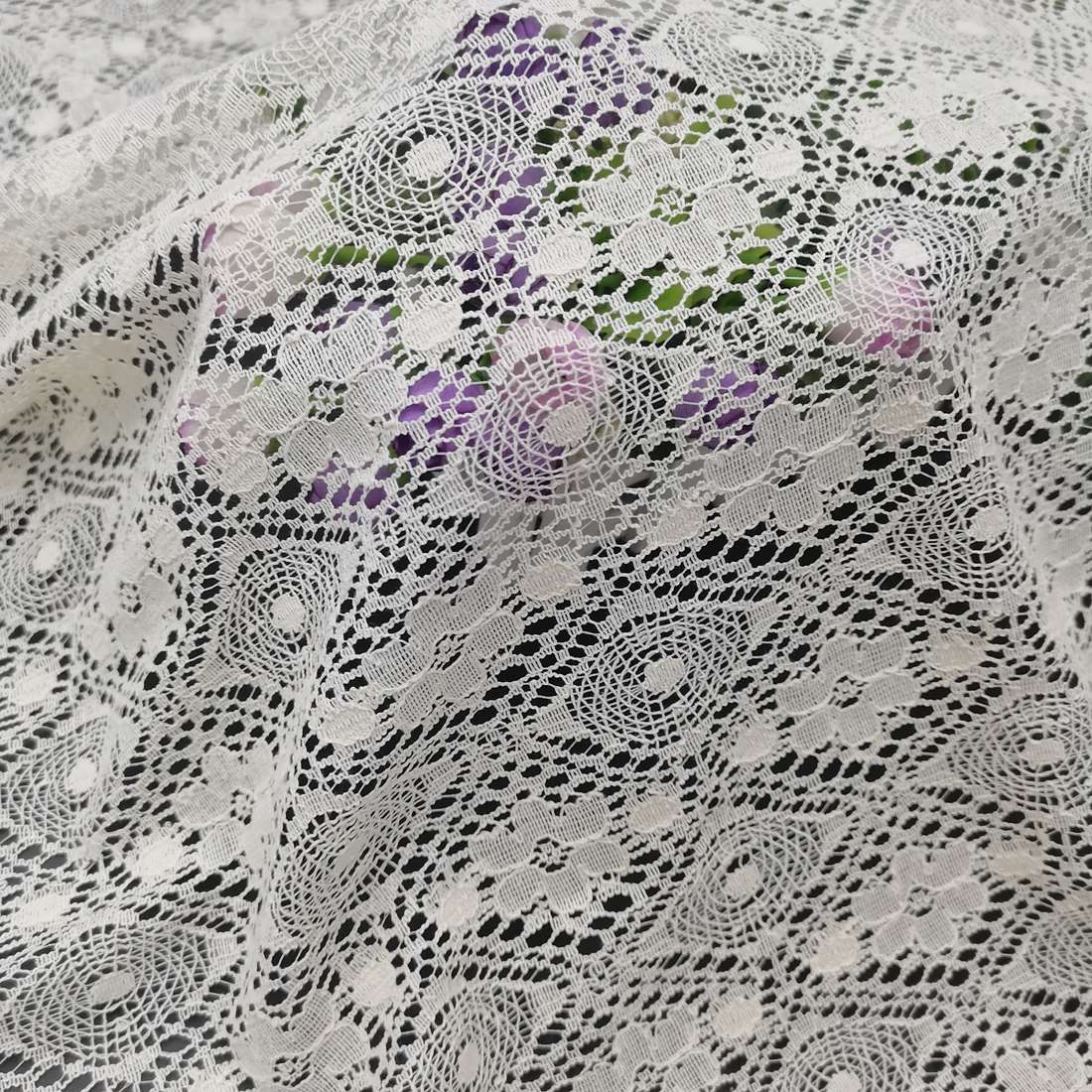 Lace 9 pieces in white Item Picture