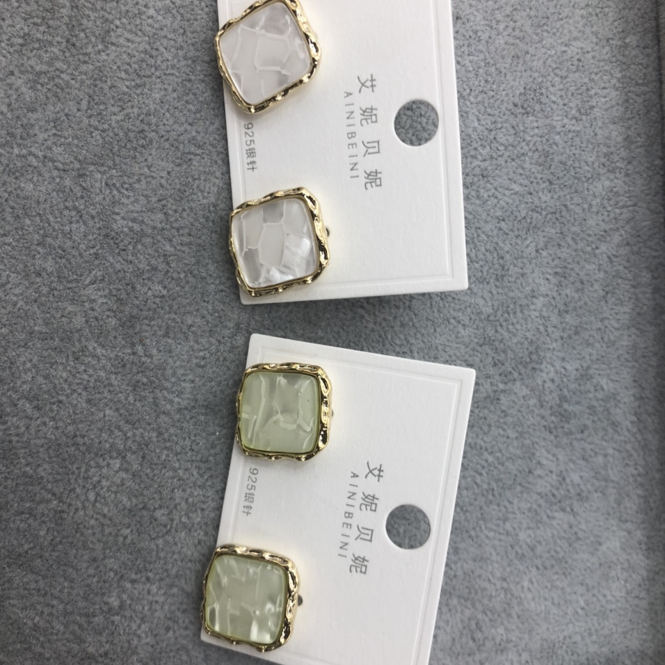 Fresh and cute square stud earrings