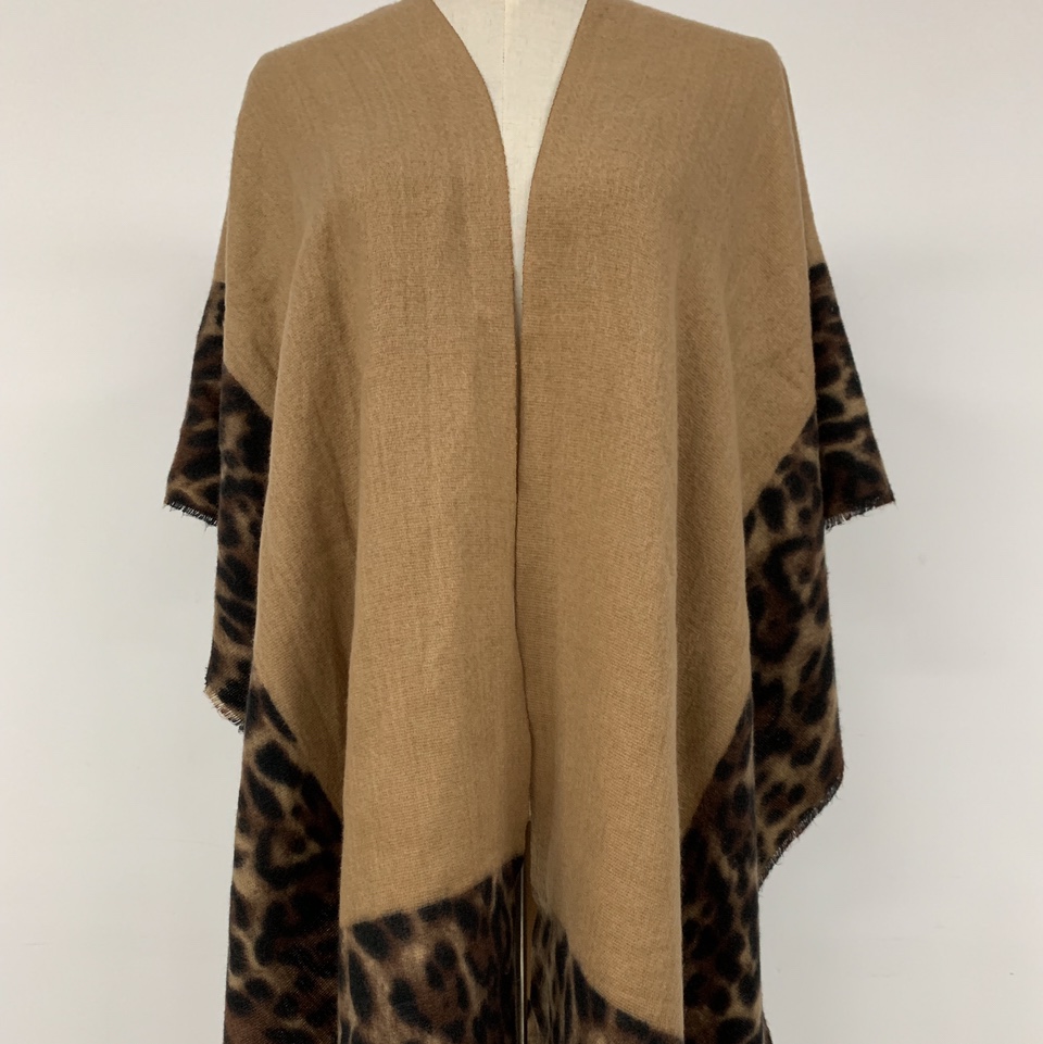Shawl With Animal Design In Imitation Of Cashmere 75