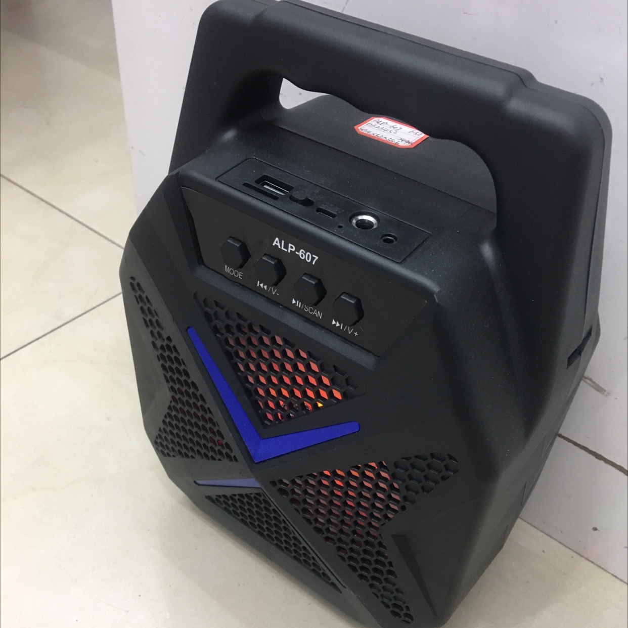 Portable Speaker details Picture