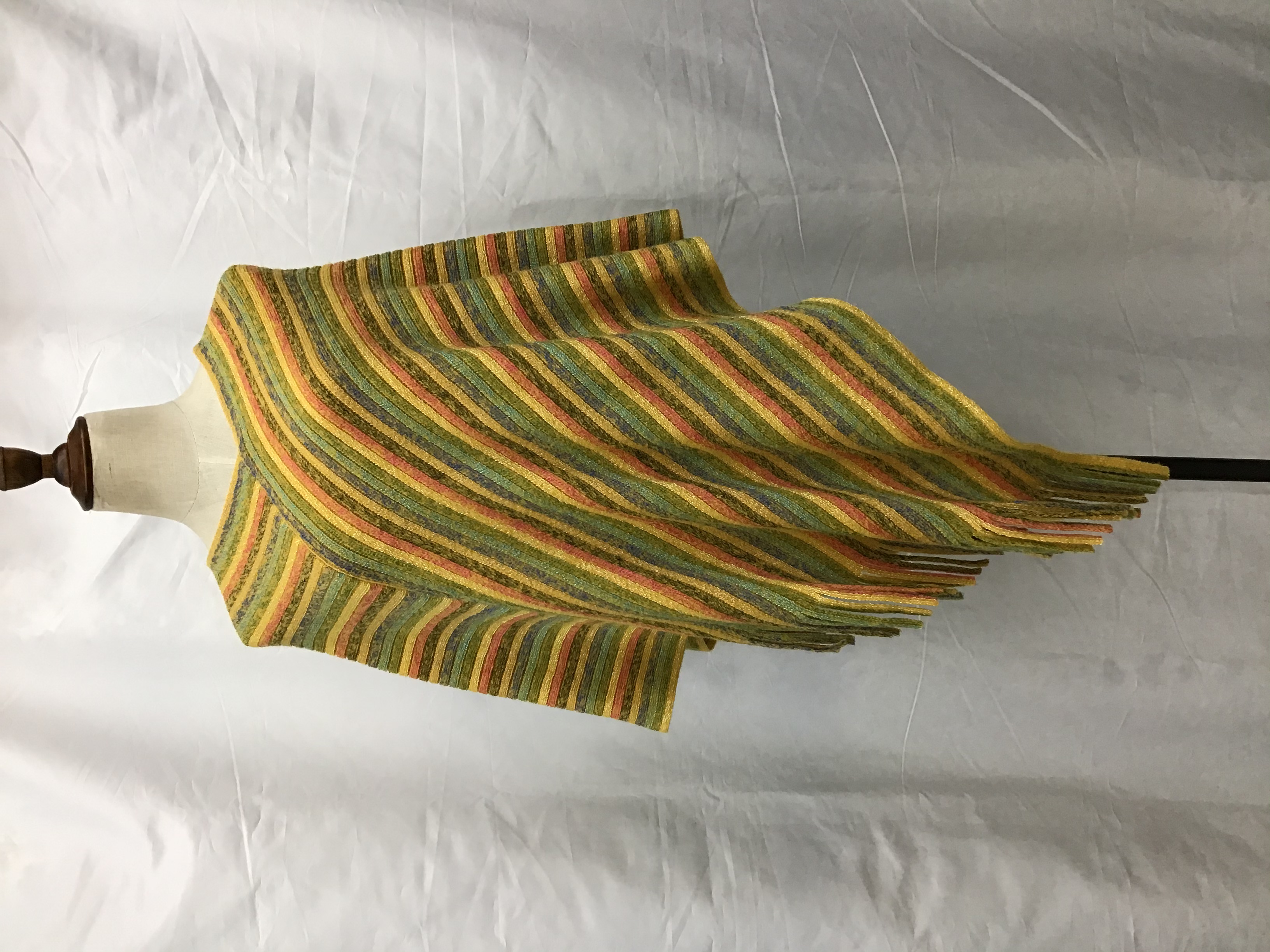 Manufacturers Direct Sales Autumn And Winter Europe And The United States Fashion Trend New Color Silk Tassel Shawls Item Picture