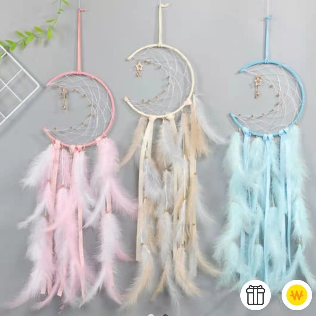Moon dreamcatcher, crescent-shaped dreamcatcher wind chime with light