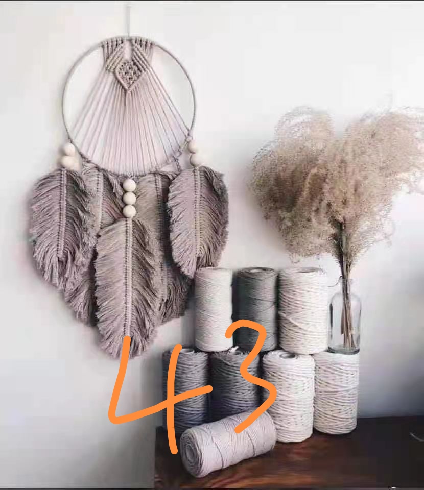 Leaf-shaped tassel tapestry Item Picture