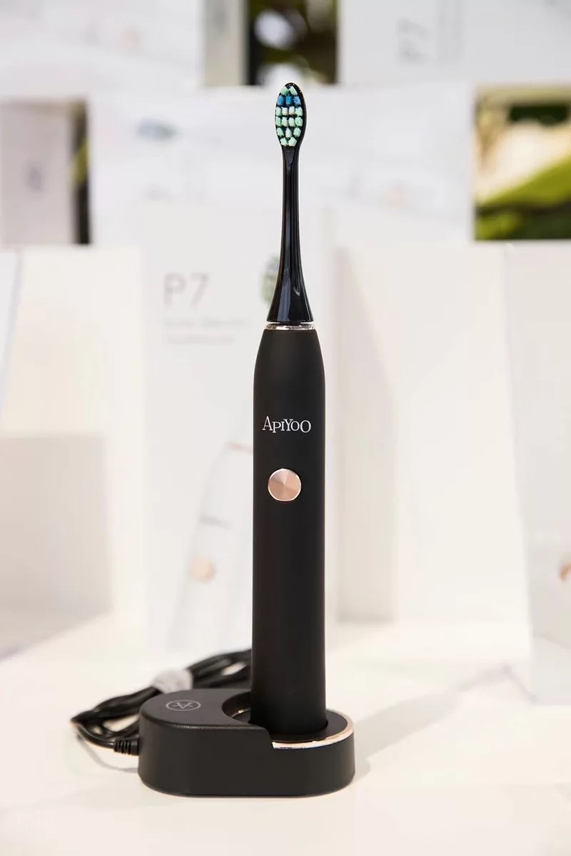 apiyoo艾优电动牙刷成人充电式女情侣家用声波自动P7白底实物图