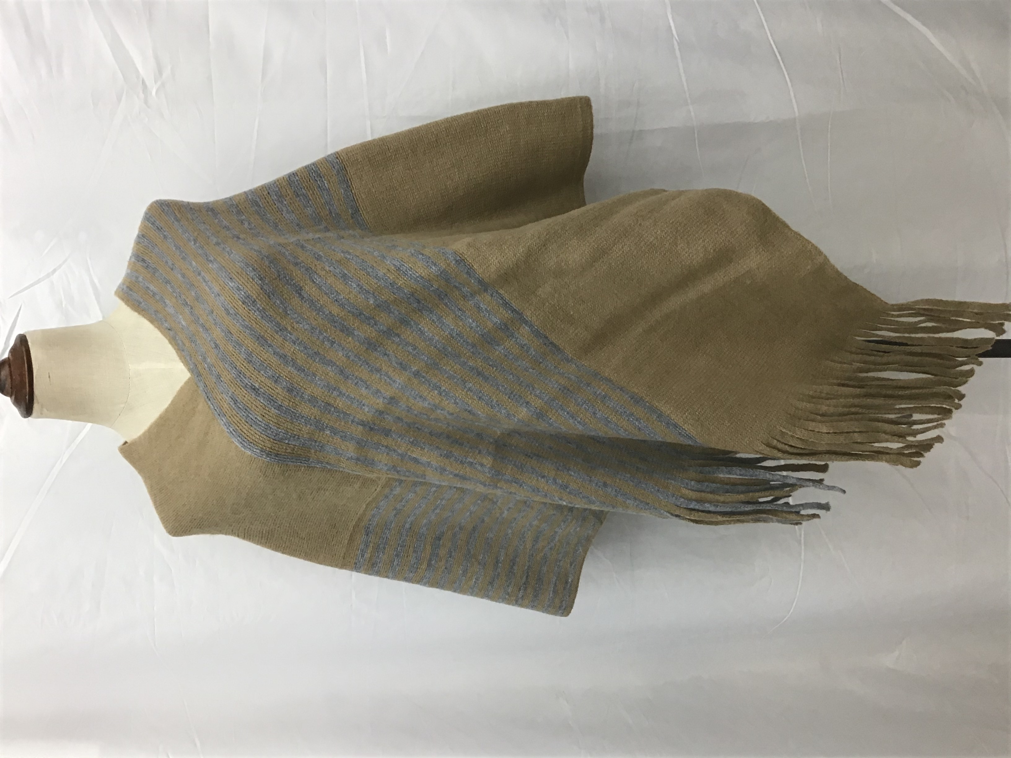 Manufacturers Direct Sales Autumn And Winter Europe And The United States Fashion Trend New Noodle Cape Application Scenario