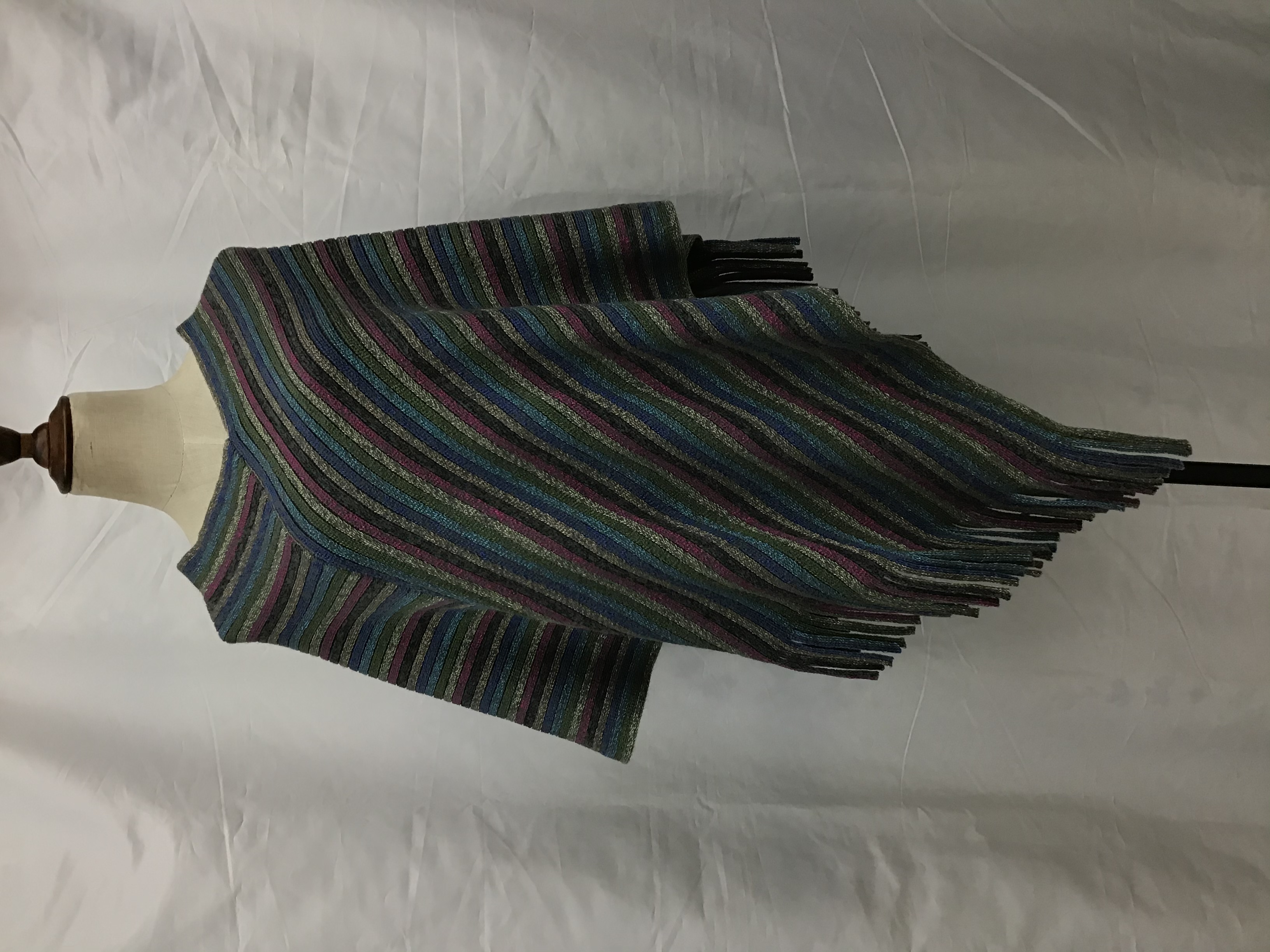 Manufacturers Direct Sales Autumn And Winter Europe And The United States Fashion Trend New Color Silk Tassel Shawls Application Scenario