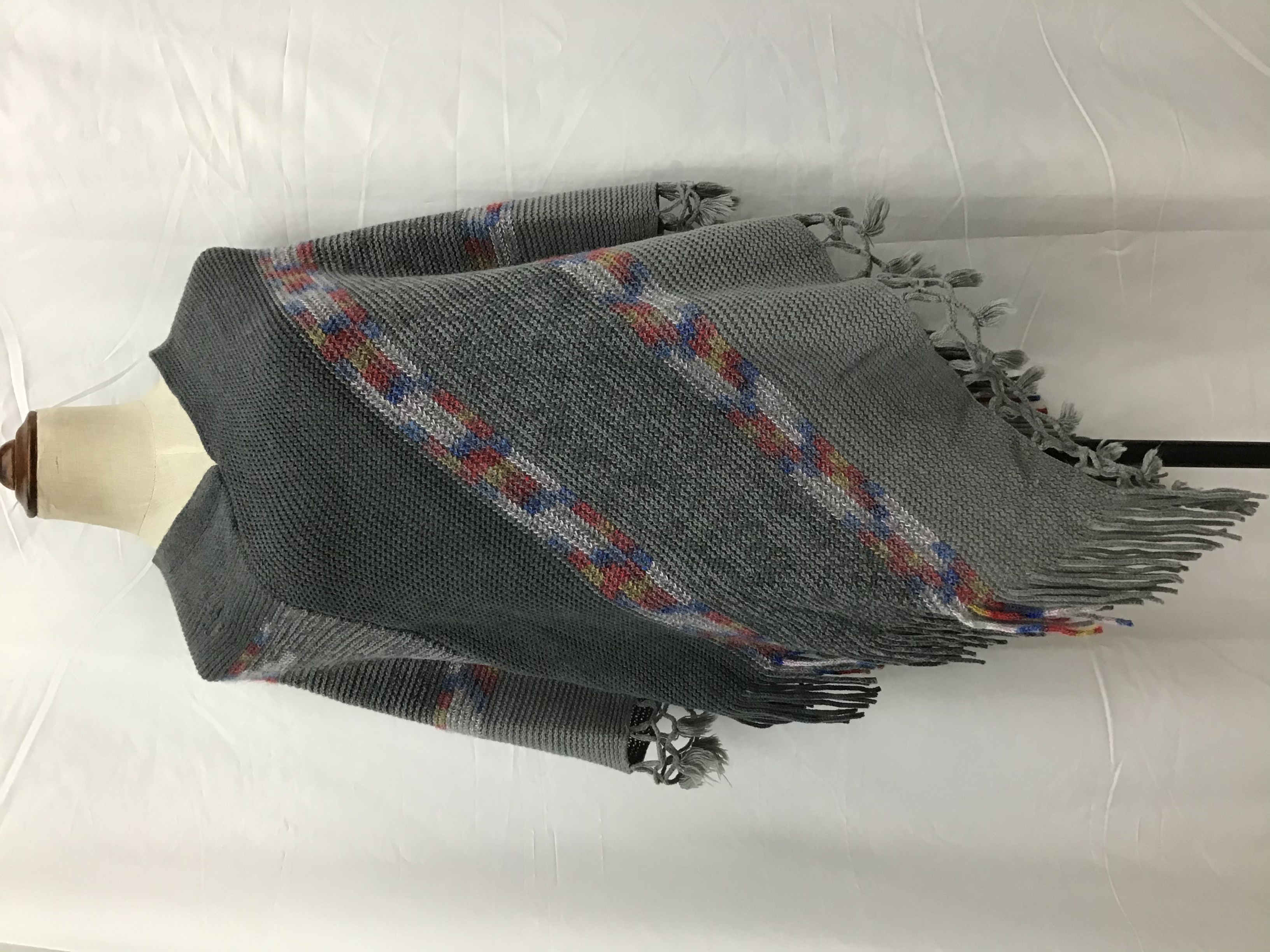 Manufacturers Direct Sales Autumn And Winter Europe And The United States Fashion Trend New Lantern Fringe Shawls details Picture