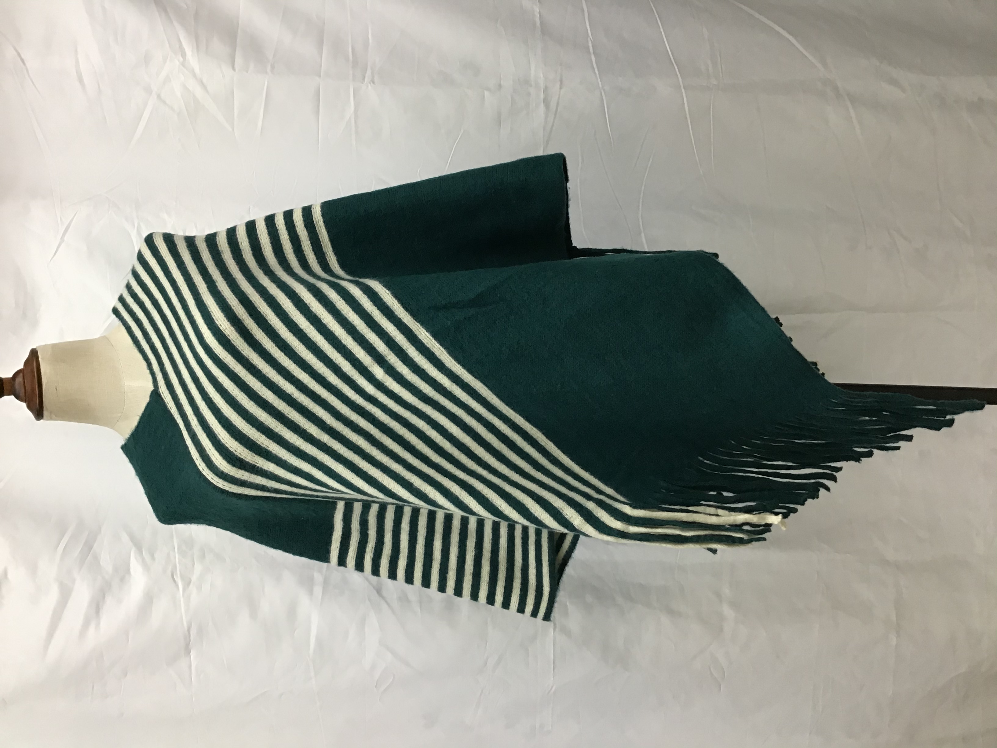 Manufacturers Direct Sales Autumn And Winter Europe And The United States Fashion Trend New Noodle Cape Item Picture