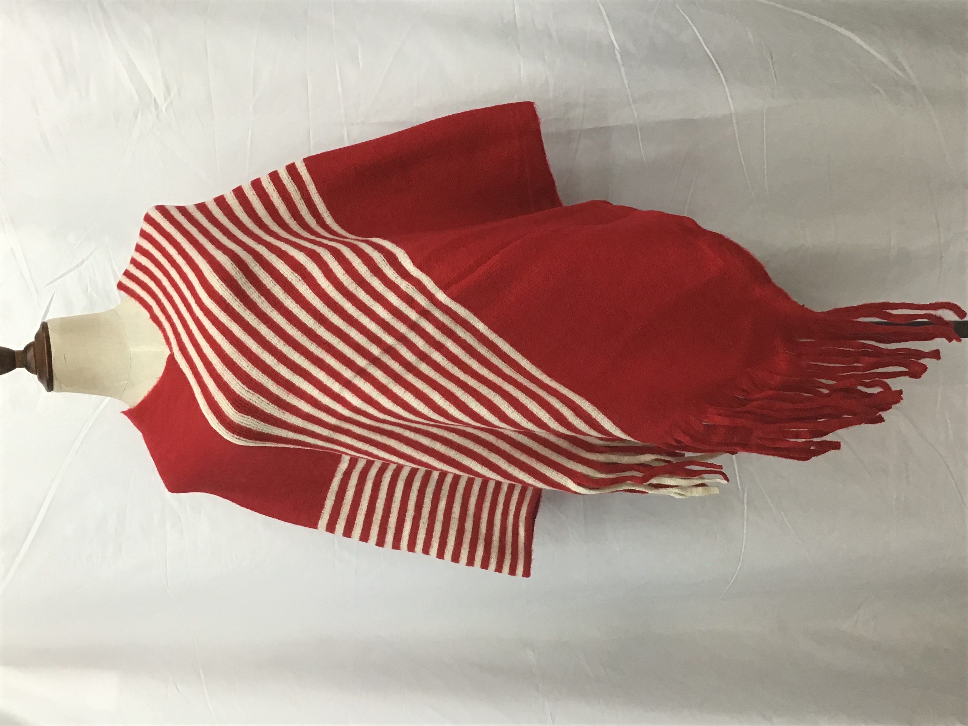 Manufacturers Direct Sales Autumn And Winter Europe And The United States Fashion Trend New Noodle Cape details Picture