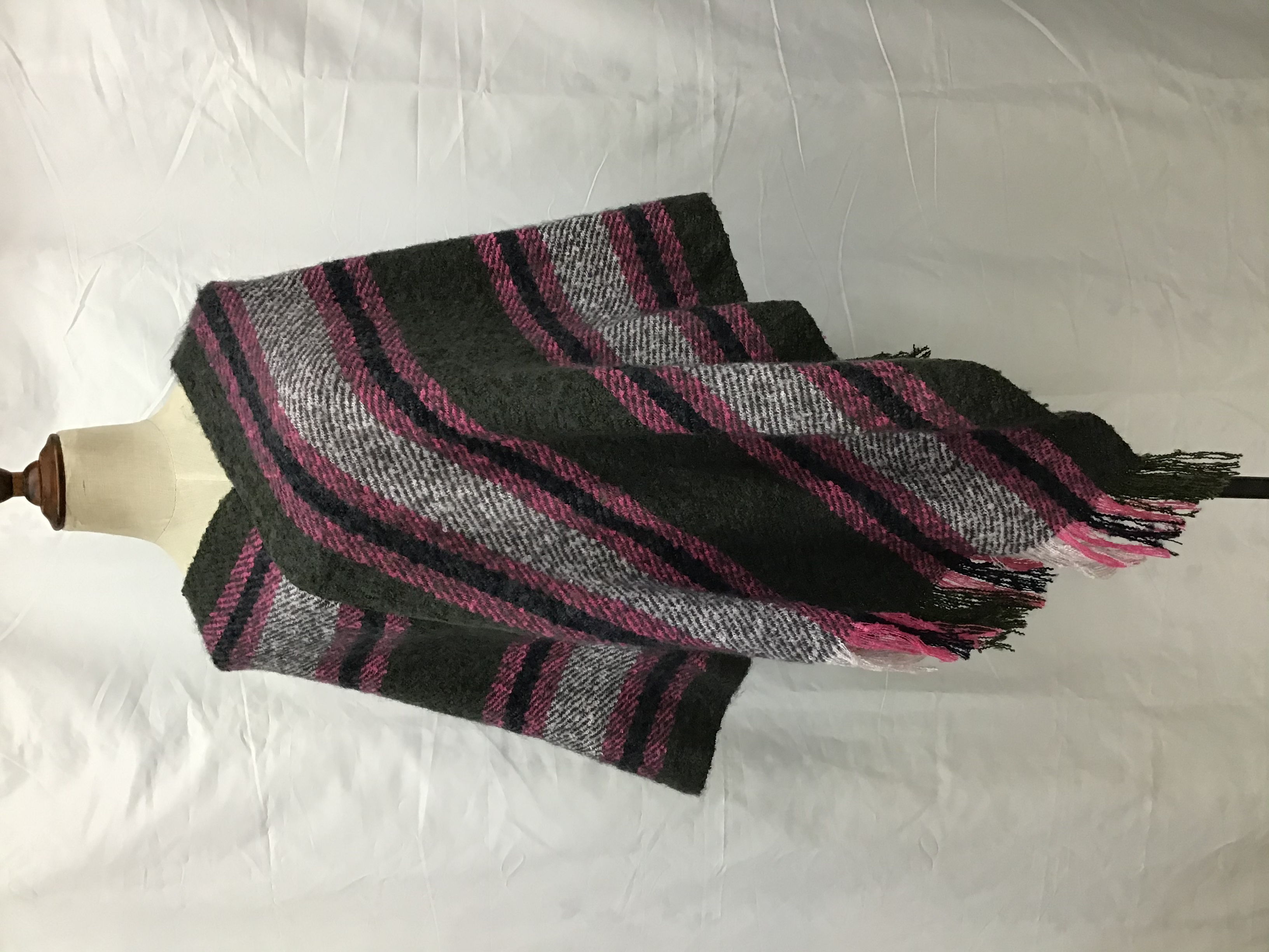 Manufacturers Direct Sales Autumn And Winter Europe And The United States Fashion Trend New Pulled Hair Shawls Item Picture