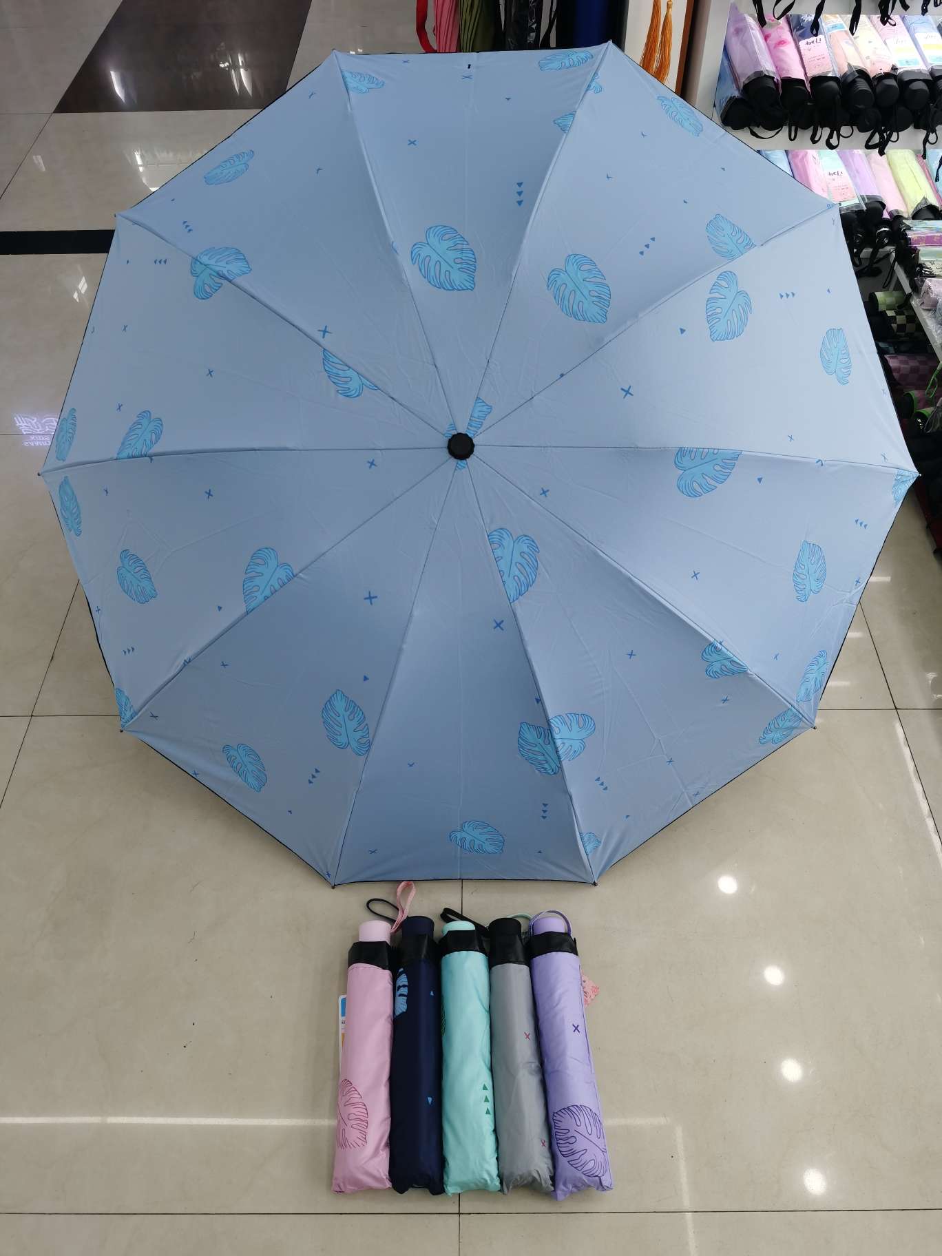 A printed umbrella for both sunny and rainy days detail image 1