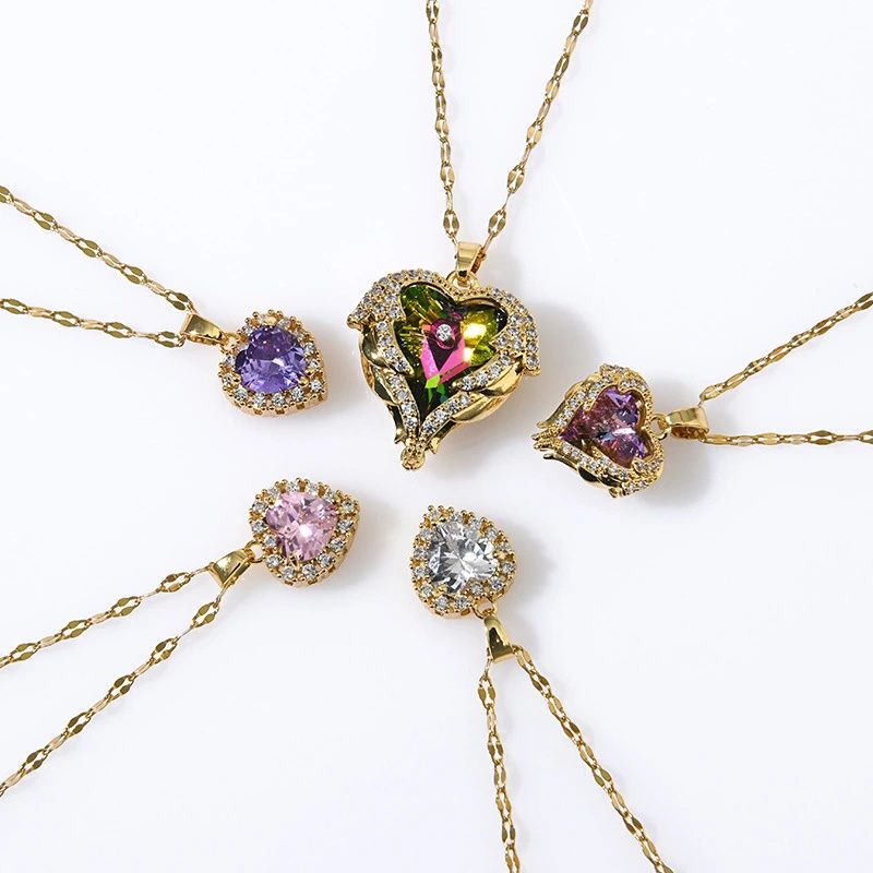 Copper-plated real gold pendant, titanium steel chain, vacuum gold color-preserving electroplated ocean heart Specification image