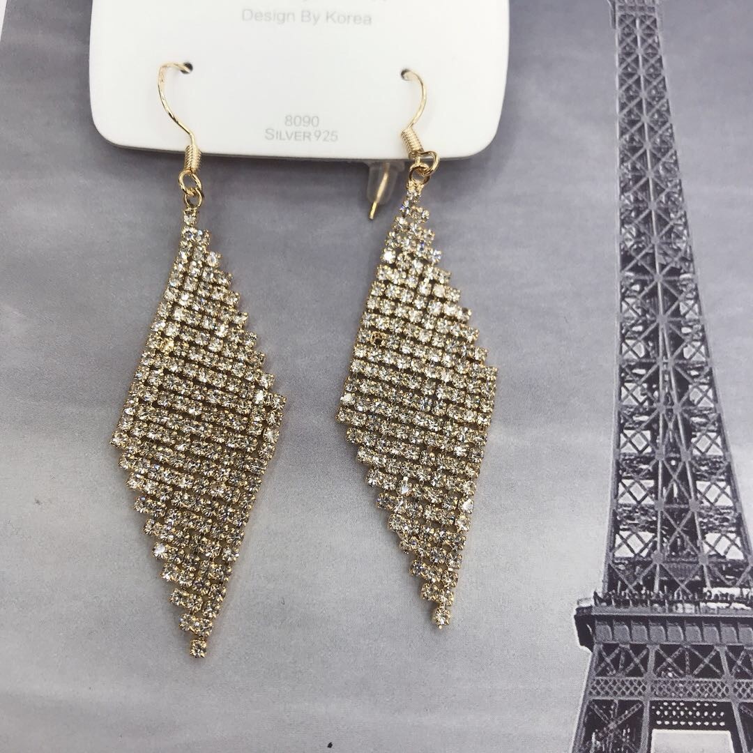 Light luxury full-diamond earrings in geometric rhombus shape, elegant long earrings detail image 3