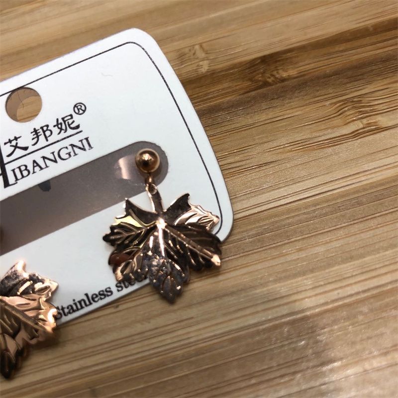 义乌好货 金色钛钢叶子耳环可爱学生耳饰气质韩版