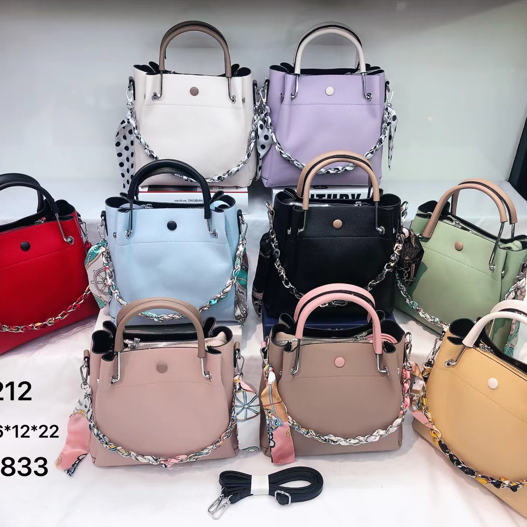 Bag woman 2021 new fashion texture advanced sense niche college commuter capacity Tote bag summer shoulder bag 2212