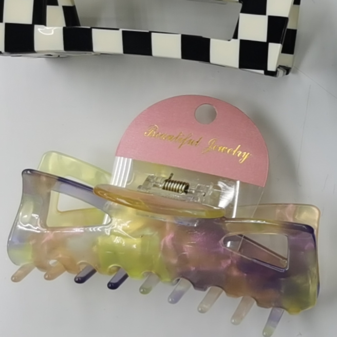 Coffee-colored gripper, fashionable, simple and versatile, large shark clip at the back of the head, Korean hairpin headwear, batch 20