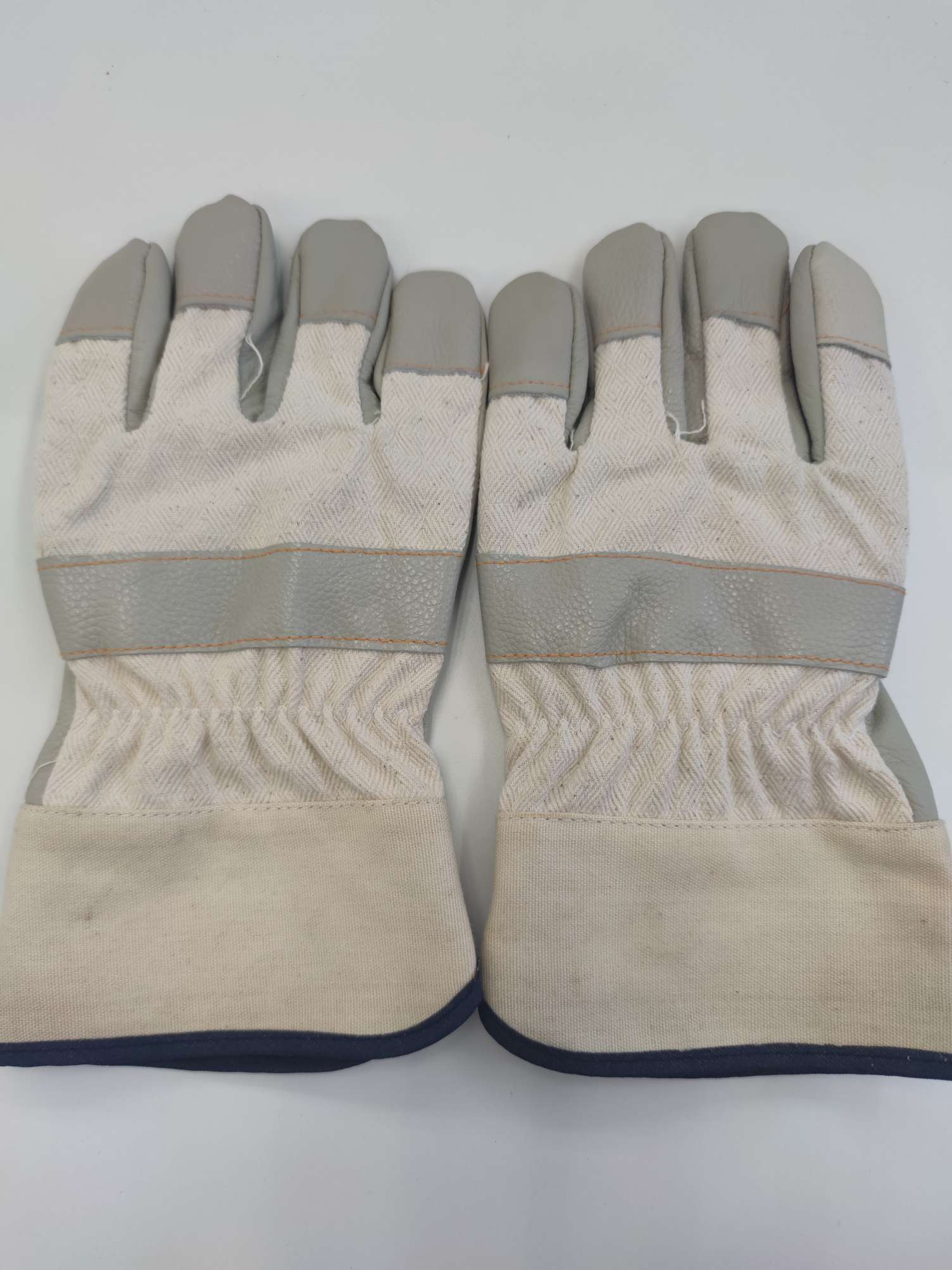 防护手套（手掌缝皮灰色）产品图