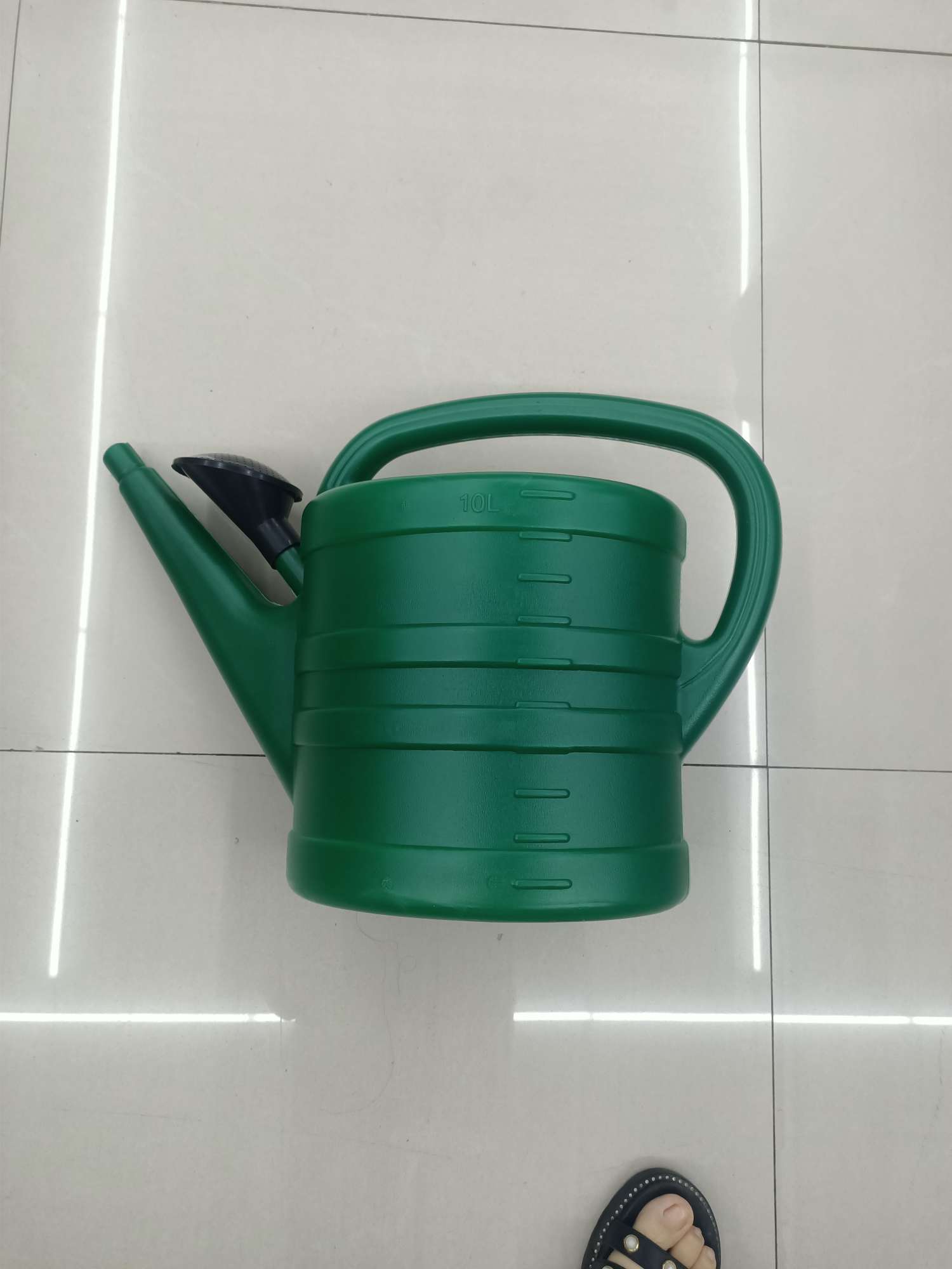 塑料洒水壶14L批发家用农用园艺花卉喷壶14升超大号绿色加厚塑料洒水壶长嘴浇水花洒器绿色洒水壶详情图6