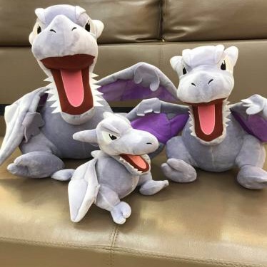 Dragón de fuego escupir peluche