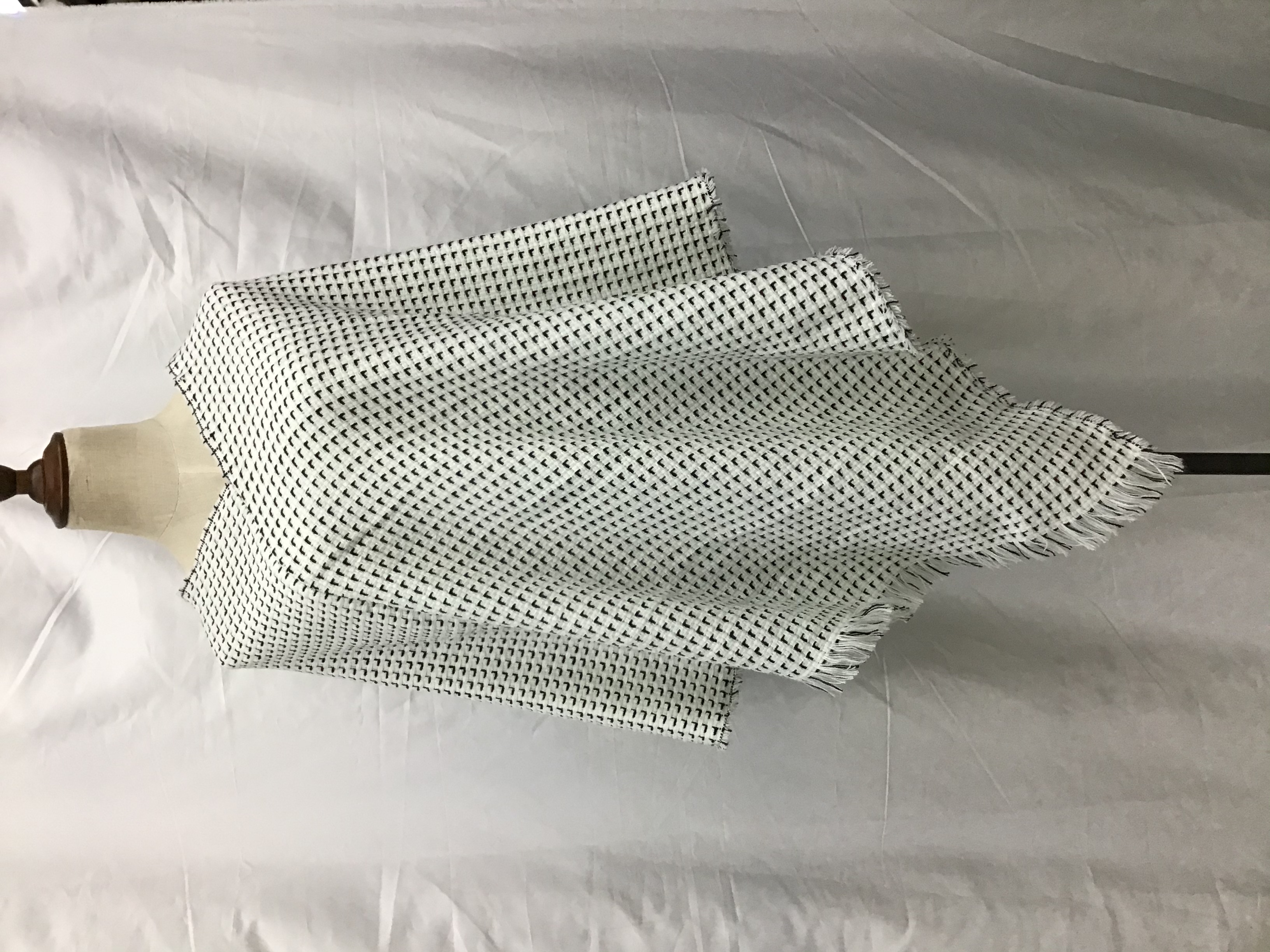 Manufacturers Direct Sales Autumn And Winter Europe And The United States Fashion Trend New Small Fragrant Wind Cape details Picture