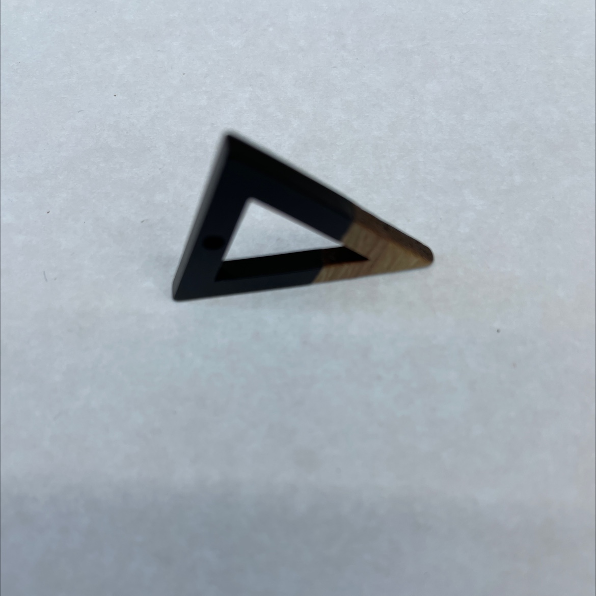 Resin triangular jewelry accessories, exaggerated pendant decorative pendant Specification image