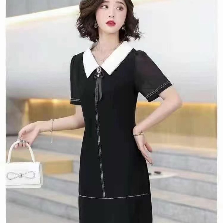 Square collar dress