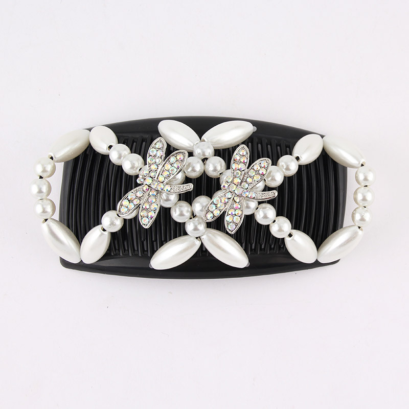 FLY32 Cross-border handcrafted beaded hair Comb is a bestseller, a fashionable and versatile magic hair accessory for women, and a double-row plug hair comb Application Scenario